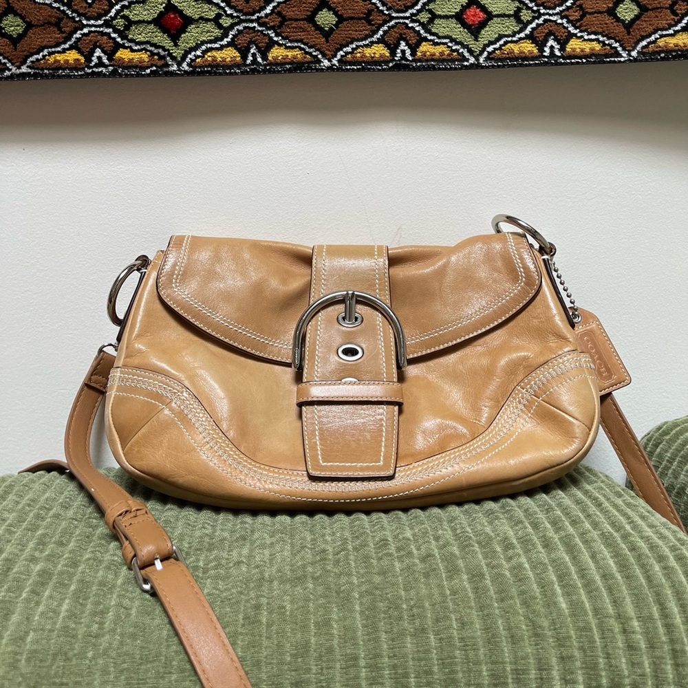 Vintage Soho Coach Y2K 2000s tan leather purse silver buckle and crossbody strap